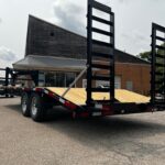 A comparison of gooseneck flatbed trailers with other trailer types.